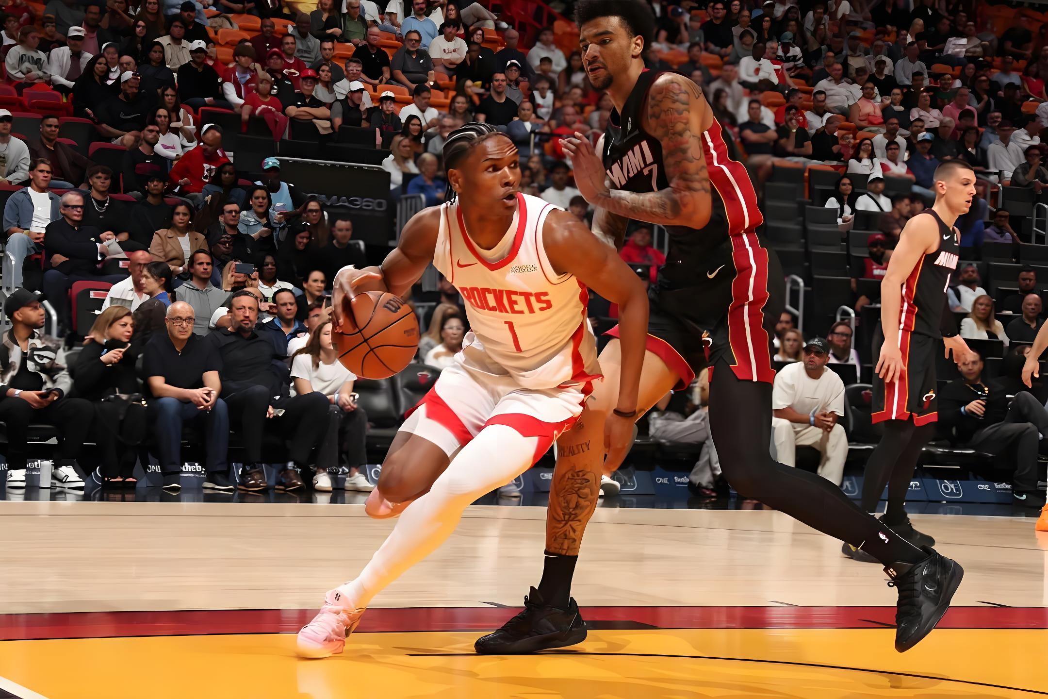  夏季联赛季后赛对决在即！休斯顿火箭演练定位球，曼联密集防守应对