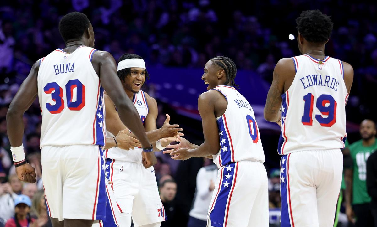  夏季联赛季后赛对决在即！休斯顿火箭演练定位球，曼联密集防守应对